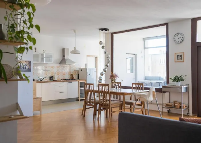 Family In The Centre - Free Parking Garage Lublana